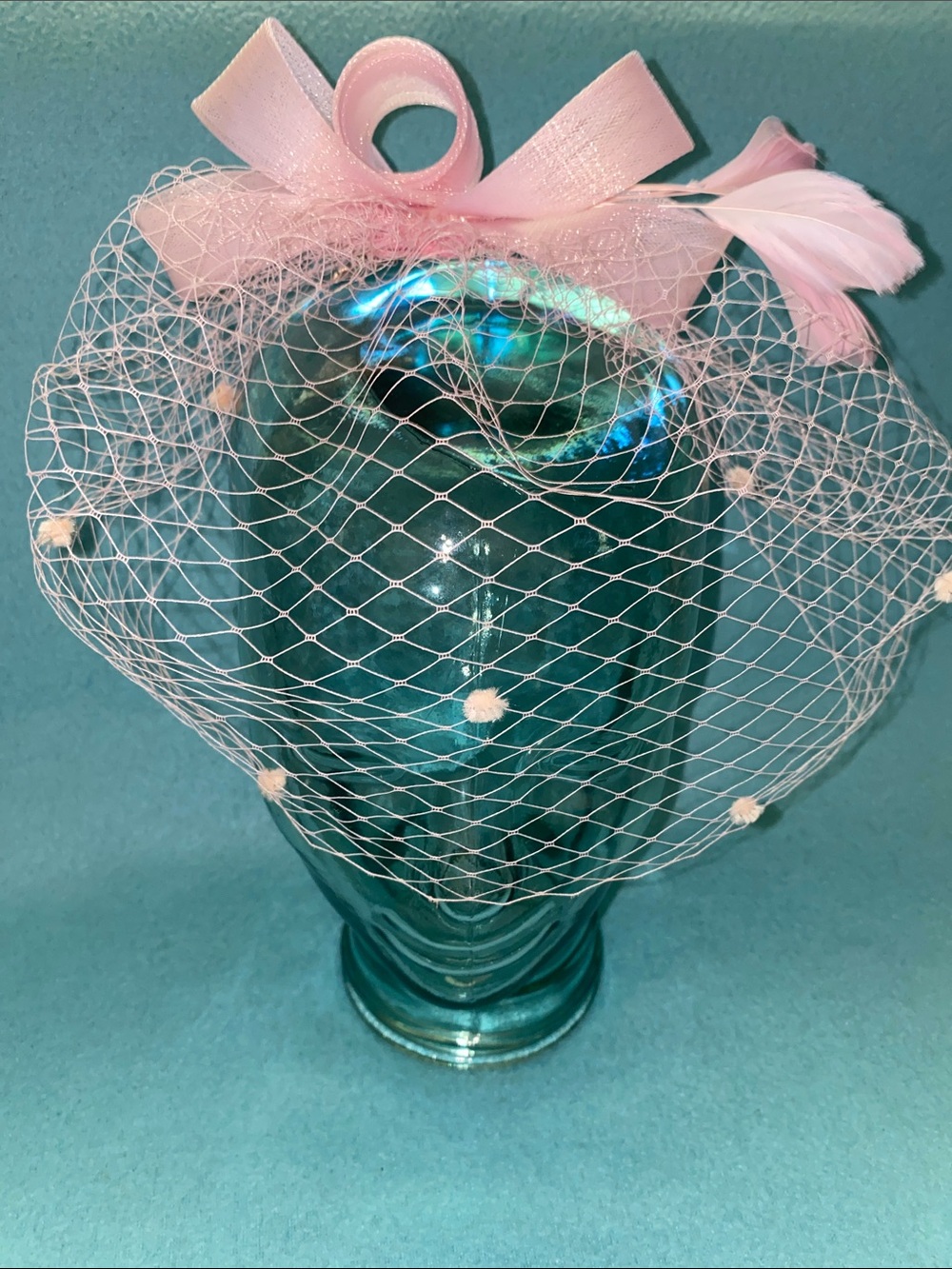 BIRDCAGE Fascinator hat feathers bow mesh net veil pom poms pink NEW size OSFA